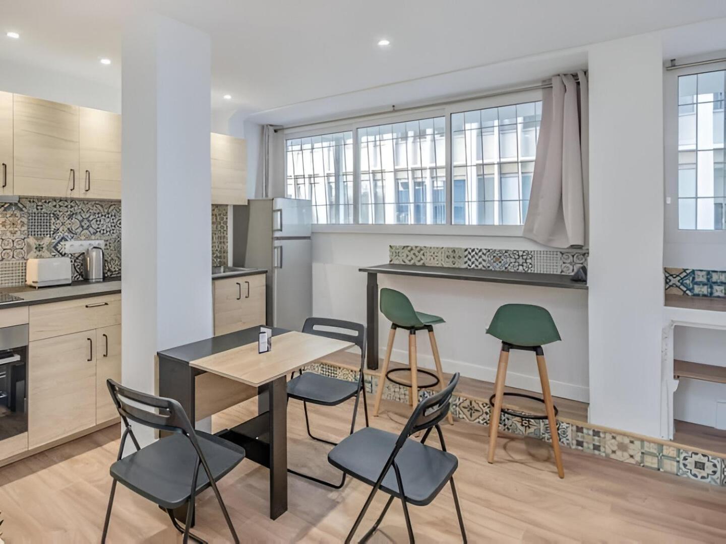 Le Refuge Urbain - Port A 2 Pas & Animaux Acceptes Apartment Toulon Exterior photo